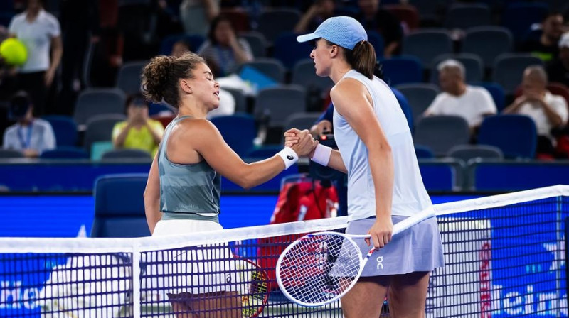 Džasmīna Paolīni un Iga Švjonteka. Foto: Jimmie48 / WTA