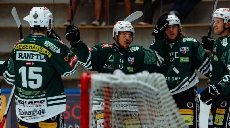 Roberts Lipsbergs (Nr. 44) ar komandas biedriem. Foto: EC Bregenzerwald