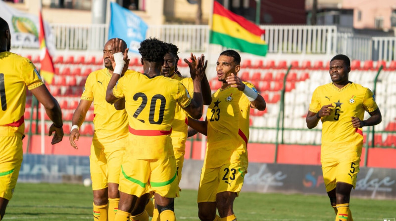 Mohammeds Kuduss (Nr. 20) un Ganas valstsvienības futbolisti pēc vārtu guvuma. Foto: Ghana Football Association