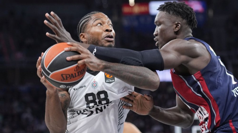 Tairīks Džounss pret Halifu Diopu Foto: EPA/Scanpix