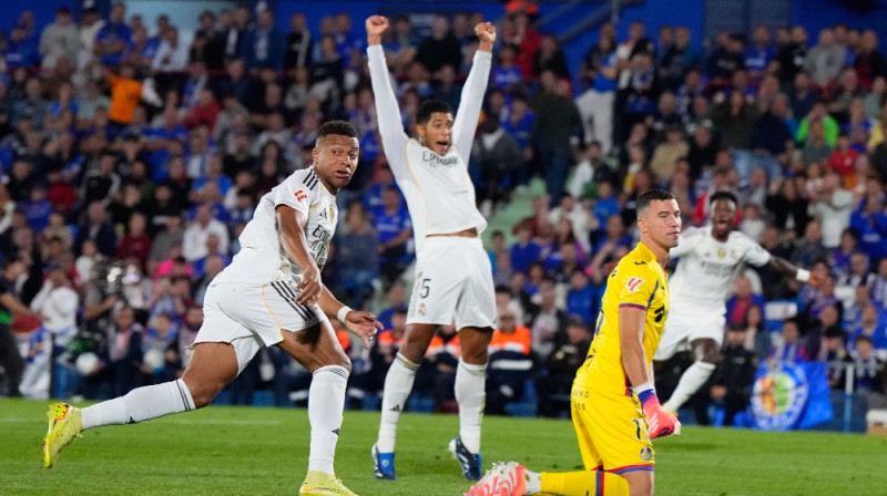 Kiljans Mbapē atzīmē vārtus. Foto: AP/Scanpix