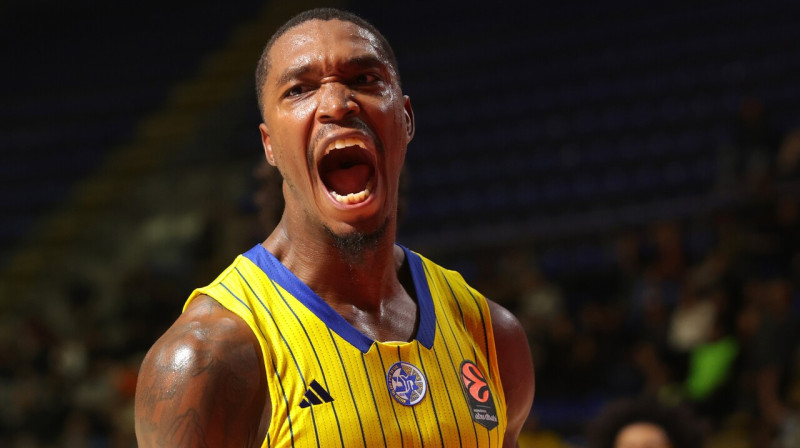 Telavivas "Maccabi" vilcējspēks Lonijs Vokers. Foto: Andrej Čukić/EPA/Scanpix