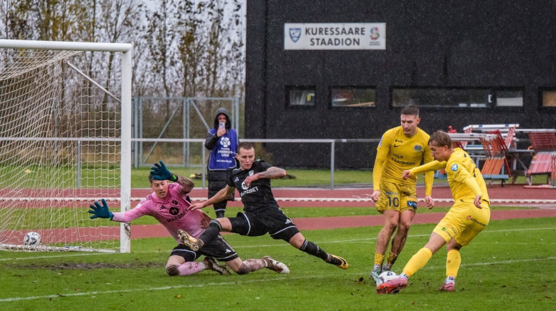 Nemmes "Kalju" futbolisti aizsardzībā. Foto: Allan Mehik/Premium Liiga/Eesti Jalgpalli Liit