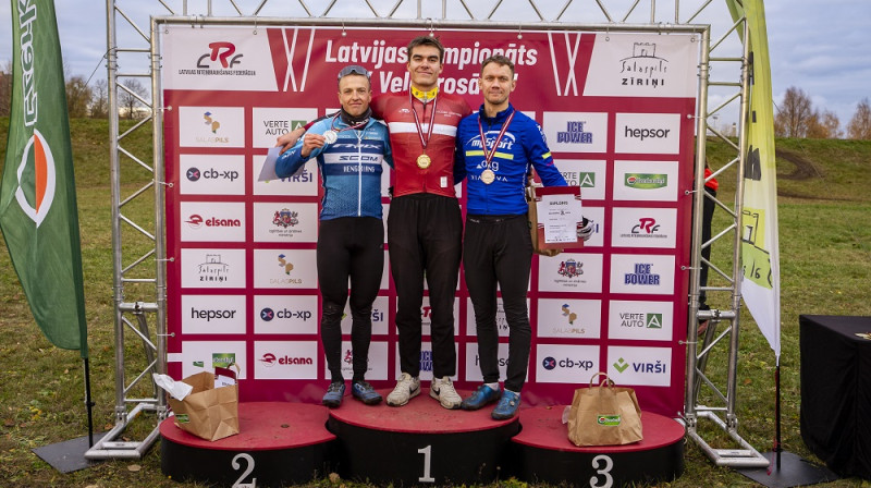 Pirmais trijnieks vīriešiem. Foto: Māris Vancevičs.