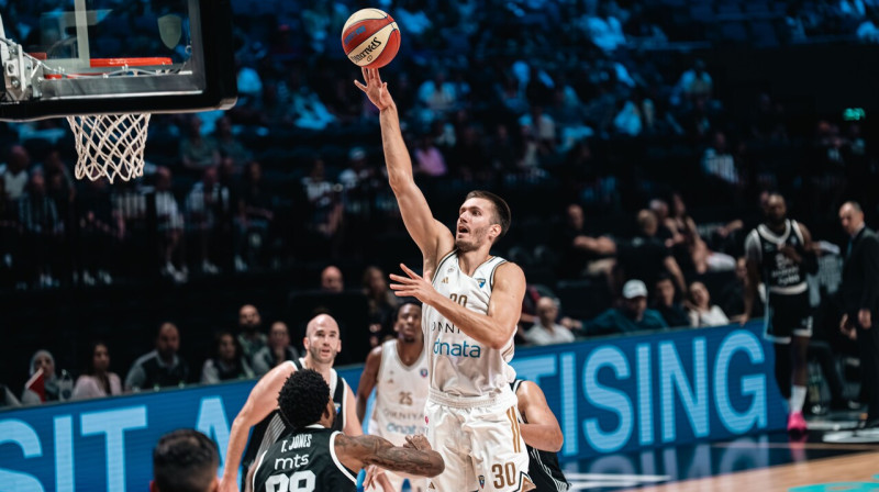 Dubaijas kluba basketbolists Filips Petruševs uzbrukumā. Foto: Dubai Basketball