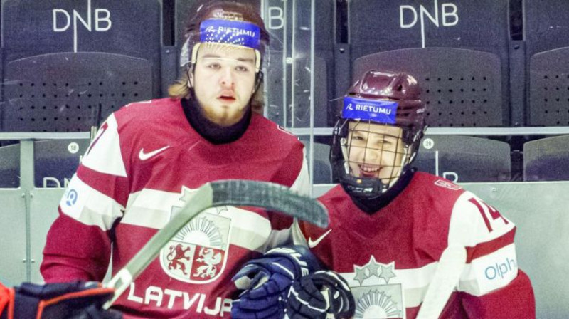 Kristers Ansons (no kreisās). Foto: LHF