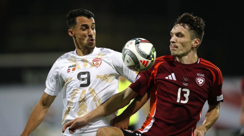 Raivis Jurkovskis pret Bojanu Miovski. Foto: Toms Kalniņš/EPA/Scanpix