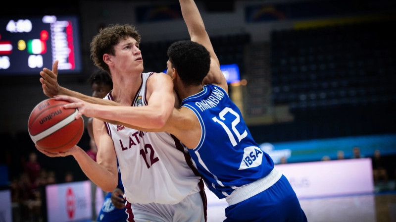 Kristers Skrinda ar bumbu. Foto: FIBA