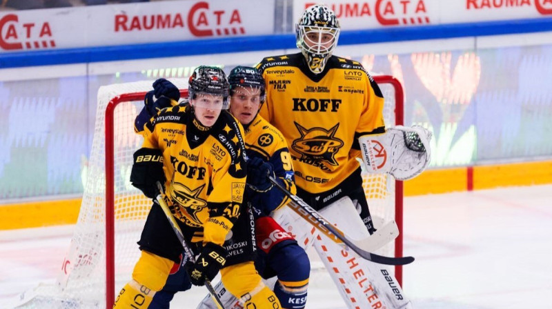 Gustavs Grigals, sargājot Lapēnrantas vienības vārtus. Foto: SaiPa Lapeenranta