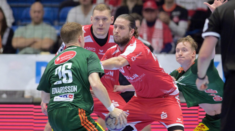 Dainis Krištopāns aizsardzībā Melzungenes cīņā pret Hannoveri. Foto: Roland Sippe/Eibner-Pressefoto/Scanpix