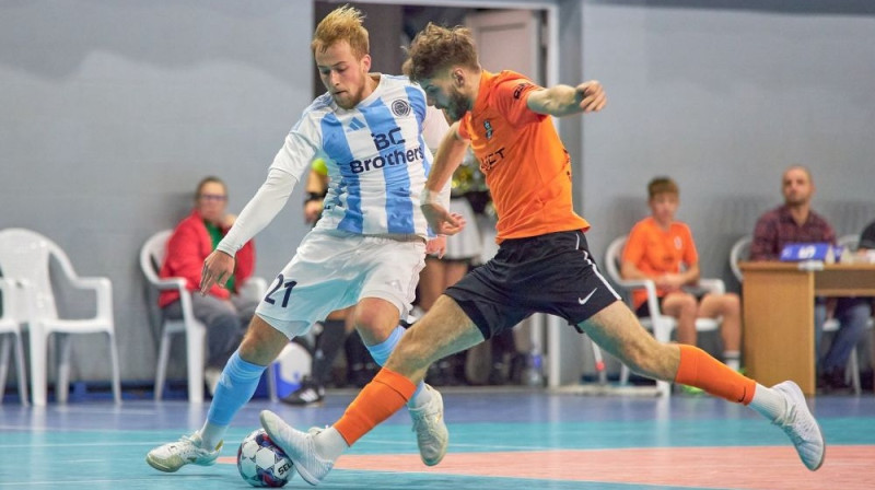Daniils Fogels ar bumbu Foto: Riga Futsal/Facebook