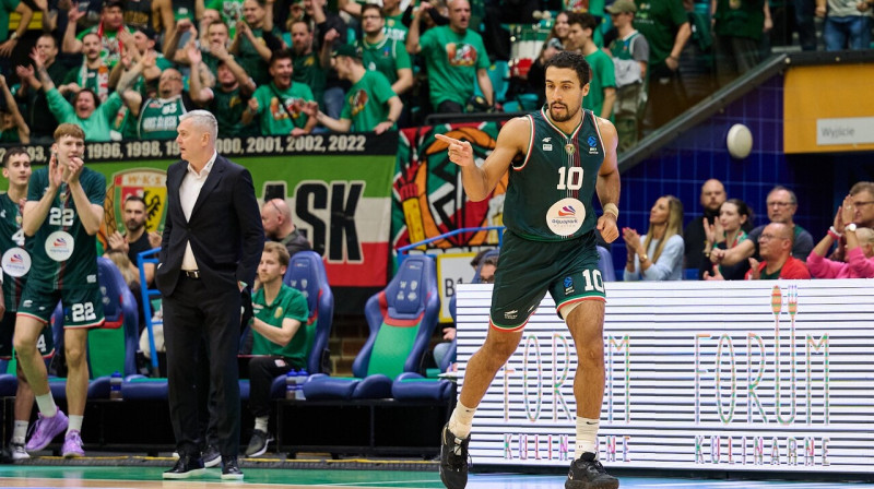 Vroclavas "Śląsk" vilcējspēks Noa Kērkvuds un treneris Ainars Bagatskis. Foto: Wojciech Cebula/WKS Śląsk Wrocław