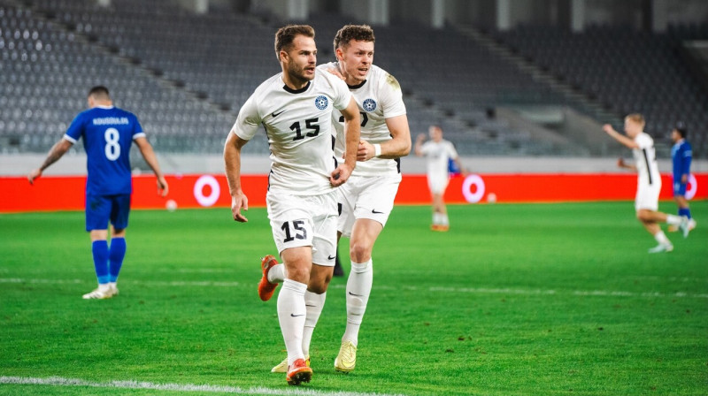 Igaunijas valstsvienības uzbrucējs Rauno Sapinens pēc vārtu guvuma Kiprā. Foto: Liisi Troska/Eesti Jalgpalli Liit