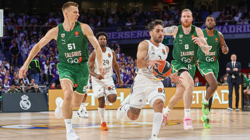 Madrides "Real" aizsargs Fakundo Kampaco uzbrukumā cīņā pret Kauņas "Žalgiri". Foto: Cordon Press/Scanpix