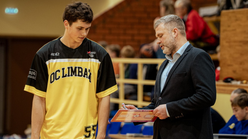 Ričards Liberts un "Limbažu" galvenais treneris Andis Cīrulis. Foto: LIMBO.studio