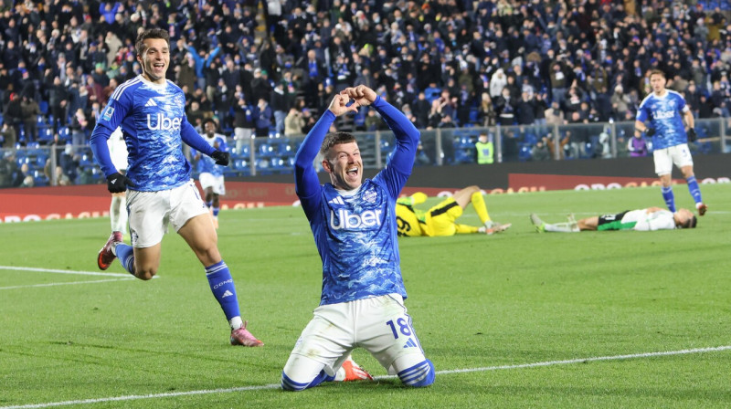 Komo kluba spāņu aizsarga Alberto Moreno prieks pēc pirmā vārtu guvuma Itālijas A sērijā. Foto: Antonio Saiai/Zumapress.com/Scanpix