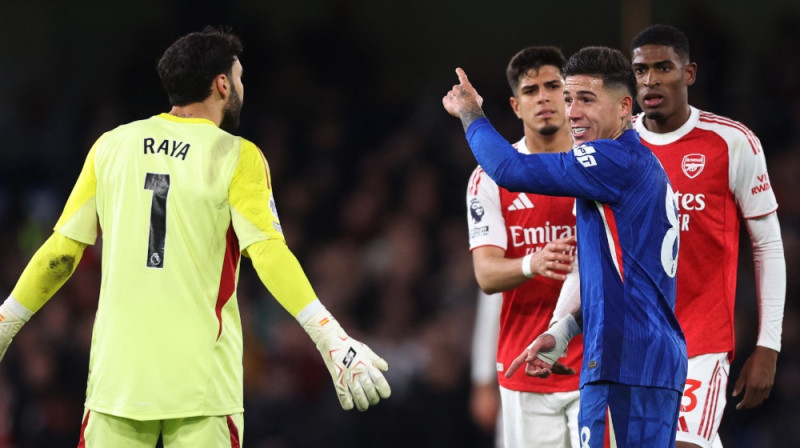 Davids Raja un Enzo Fernandess. Foto: Reuters/Scanpix