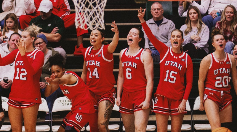 Evelīna Otto un "Utah" basketbolistes 2025. gada 4. decembrī. Foto: Utah