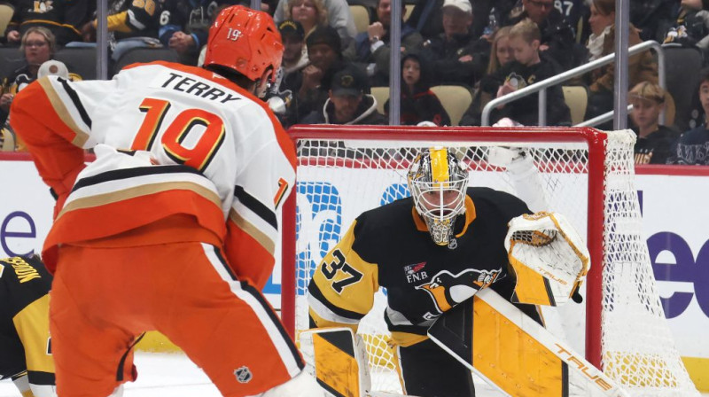 Artūrs Šilovs un Trojs Terijs. Foto. AP. Scanpix