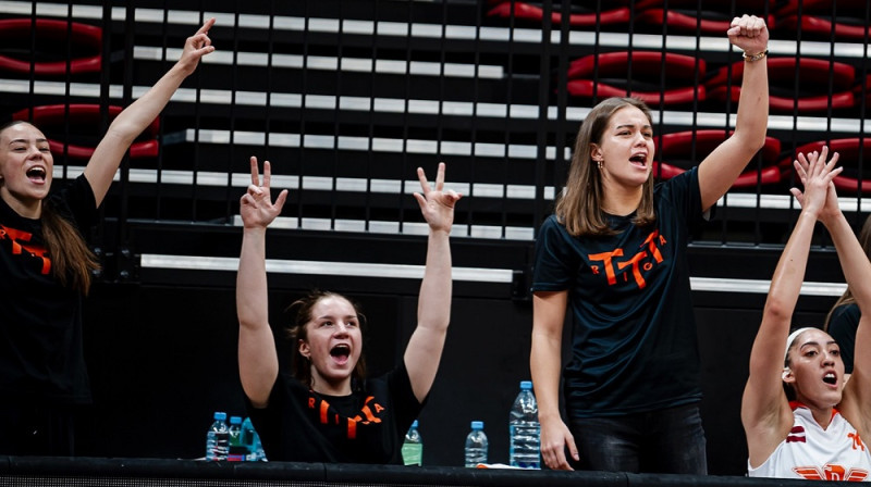 Mila Luzgina, Madara Šmite, Enija Ķīvīte 2025. gada 8. novembrī. Foto: Renārs Koris