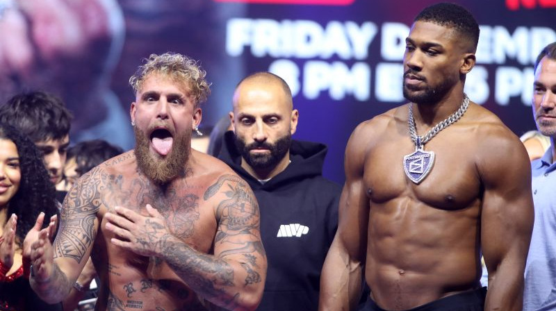 Džeiks Pols un Entonijs Džošua. Foto: IMAGO/Hoganphotos/Scanpix