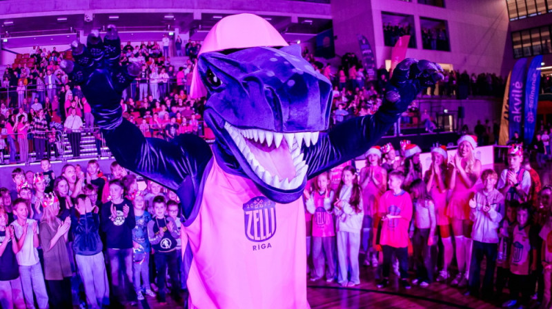 "Rīgas Zeļļu" talismans Dinārzaurs. Foto: Rīgas Zeļļi