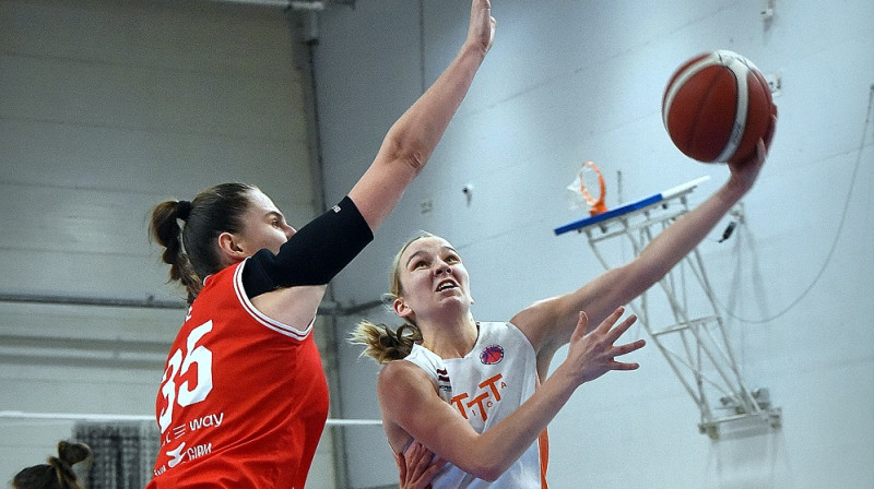 Enija Vīksne un Daugile Ūse 2025. gada 30. novembrī. Foto: Juris Bērziņš-Soms