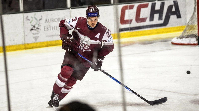 Alberts Šmits. Annalise Braught/Bemidji Pioneer