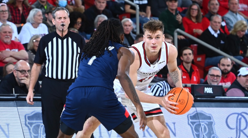 Roberts Blūms. Foto: Davidson Basketball