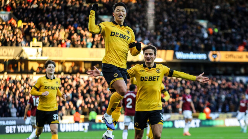 Vulverhemptonas "Wanderers" uzbrucējs Hijčhans Hvans pēc vārtu guvuma. Foto: Natalie Mincher/Zumapress.com/Scanpix