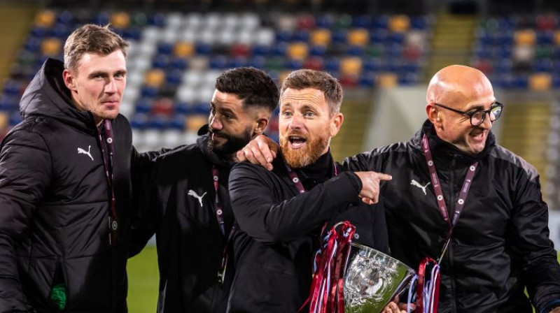 Didjē Dzaneti ar Latvijas kausu. Foto: LFF