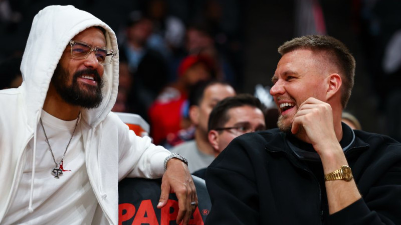 Trejs Jangs un Kristaps Porziņģis. Foto. AP. Scanpix