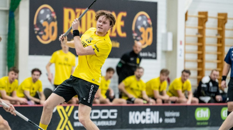 Mikus Eduards Ķikuts Bauskā atzīmējās ar četriem vārtu guvumiem, foto: Jānis Lārmanis, Floorball.lv