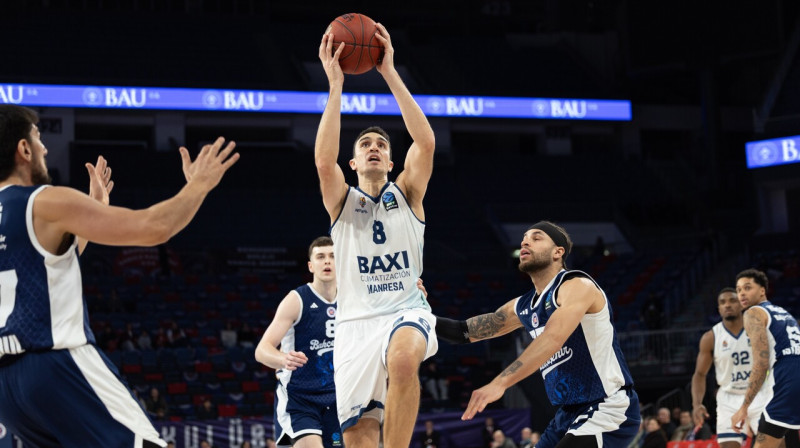 Manrezas kluba uzbrucējs Alehandro Rejess uzbrukumā Stambulā. Foto: Bàsquet Manresa