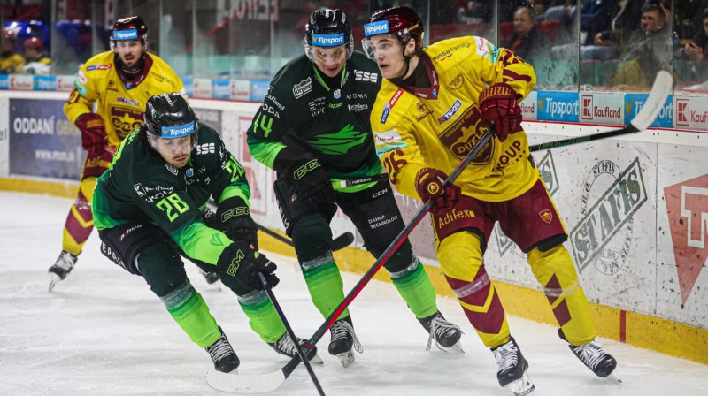 Raimonds Vītoliņš vēl Trenšīnas "Dukla" formā. Foto: HK Dukla Trenčín