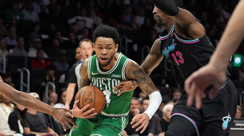 Anfernijs Saimonss ar bumbu. Foto: AP/Scanpix