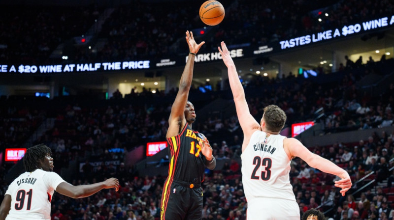 Onjeka Okongvū pret Donovanu Klingenu. Foto: AP/Scanpix