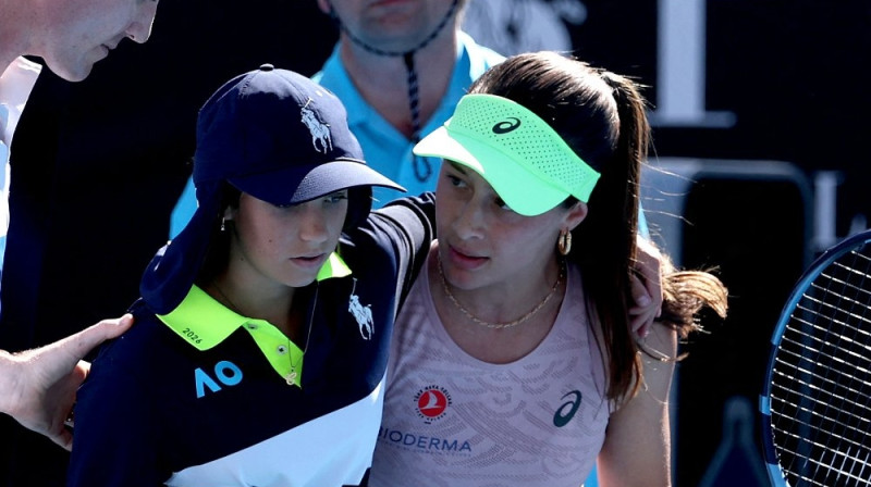 Zejnepa Senmeza (pa labi). Foto: BBC