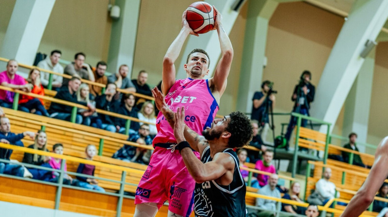 Rodijs Mačoha uzbrukumā. Foto: Inna Zaharova/Rīgas Zeļļi