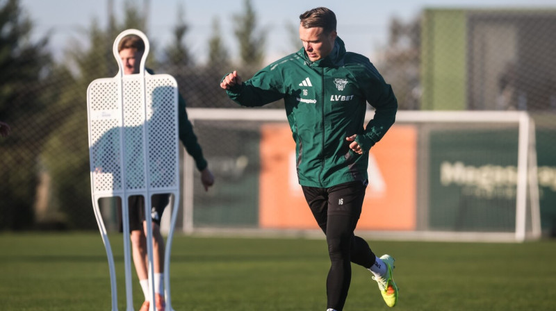 Alvis Jaunzems starpsezonas nometnē Turcijā. Foto: Lechia Gdańsk