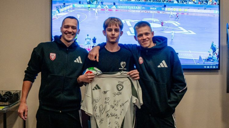 Noslēdzošo vārtu līdzautori. Foto: Latvijas telpu futbols