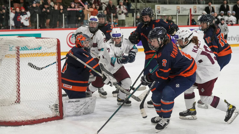 Mirklis Latvijas un Nīderlandes U18 valstsvienību cīņā pērn Rīgā. Foto: Guntis Lazdāns/LHF