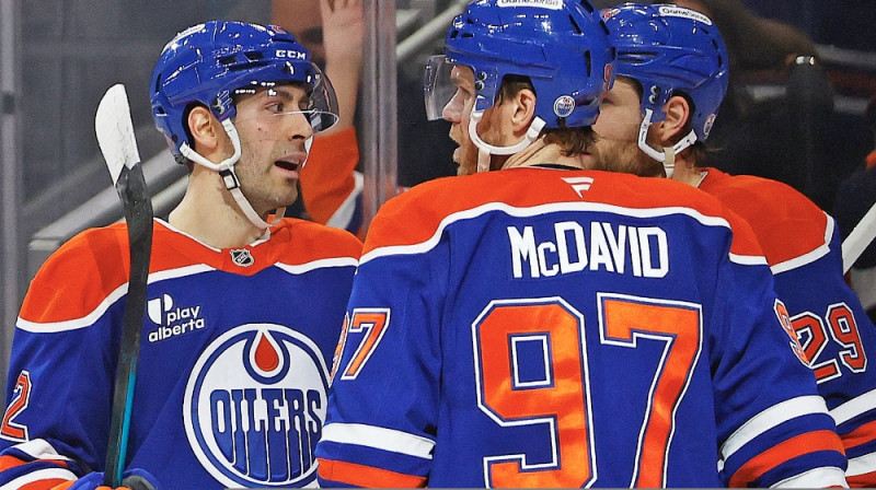 Evans Bušārs, Konors Makdeivids un Leons Draizaitls. Foto: IMAGN IMAGES via Reuters Connect/Scanpix