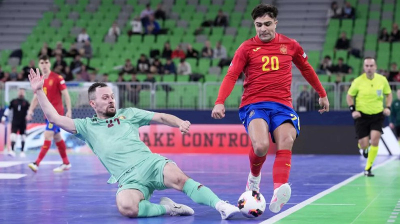 Mirklis Baltkrievijas un Spānijas valstsvienību cīņā Ļubļanā. Foto: UEFA