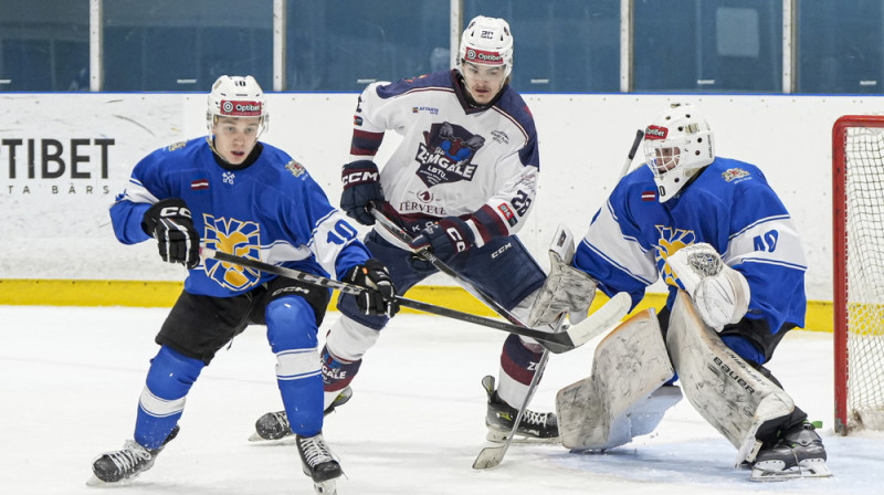 Rīgas HS hokejisti spēlē pret "Zemgale/LBTU". Foto: LHF.