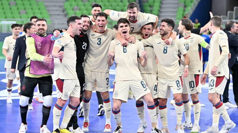 Spānijas valstsvienības telpu futbolisti Eiropas meistarsacīkšu ceturtdaļfinālā Ļubļanā. Foto: Igor Kupljenik/Zumapress.com/Scanpix