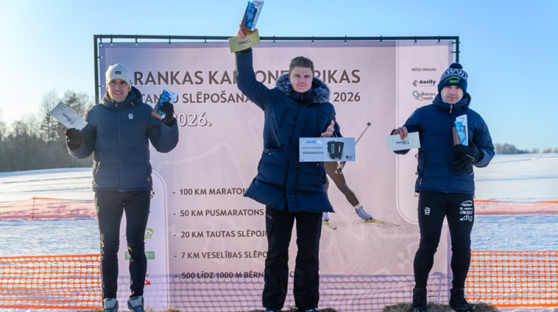 Godalgoto vietu ieguvēji Grantiņi-1 100km: (no kreisās) G.Lūsis, K.Kovgers, J.Damškalns. Foto: A.Melderis.