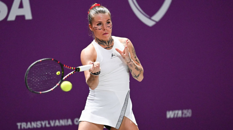 Oleksandra Oļijņikova (uz sejas ir uzlīmes, nevis īsti tetovējumi). Foto: Imago/Anca Tepei/Scanpix