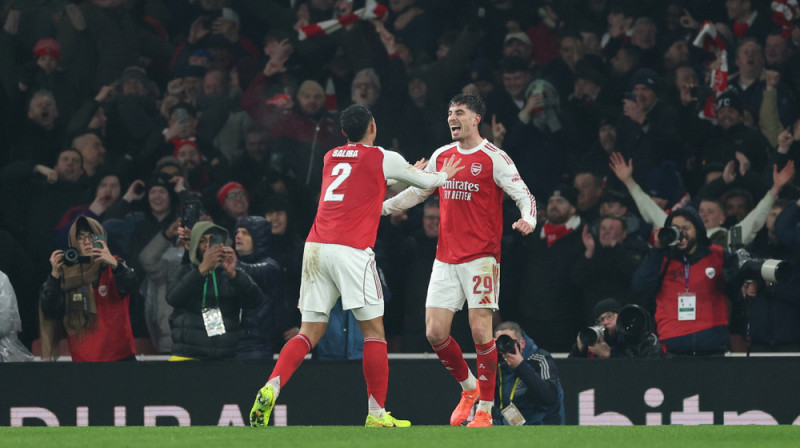 Kajs Havercs un Viljams Saliba. Foto: AP Photo/Ian Walton/Scanpix