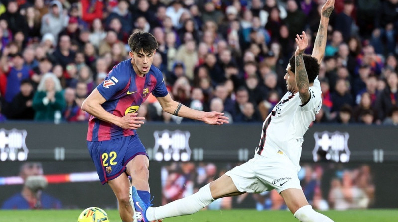 Marks Bernals gūst pirmos vārtus profesionālajā futbolā. Foto: Josep LAGO / AFP/Scanpix
